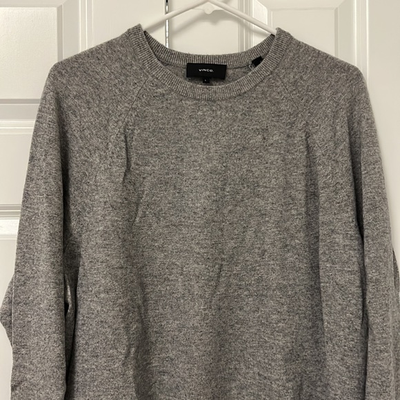 NWOT Mens Vince gray sweater, size large. 70% wool/30% cashmere. - Picture 2 of 4